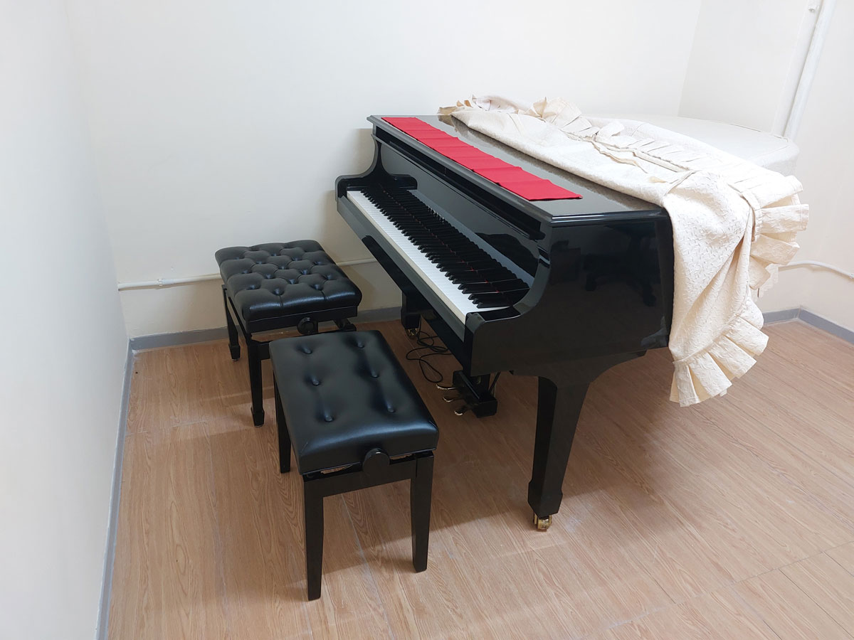 觀塘琴房出租 福昌A房 YAMAHA C2 三角鋼琴